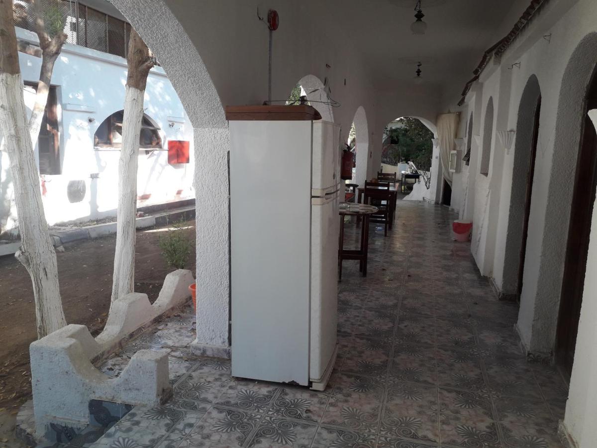 Hotel Fighting Kangaroo Camp Dahab Exterior foto